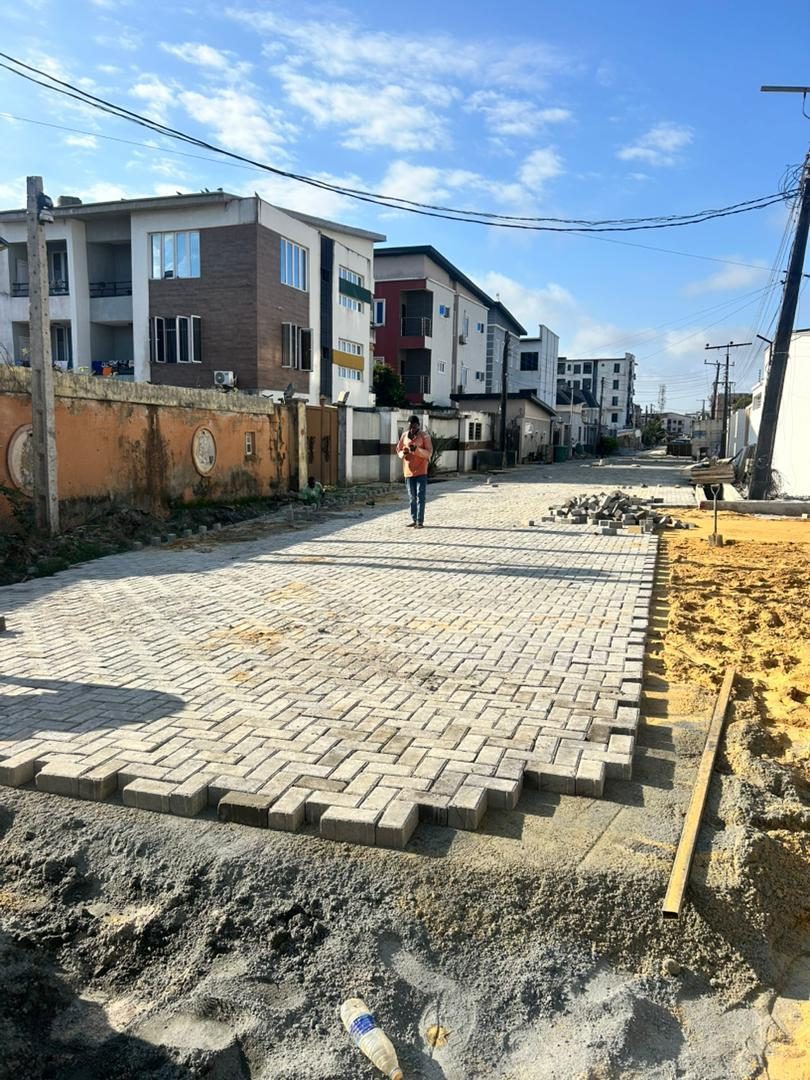 Checking the interlocking paving on the Norden access road